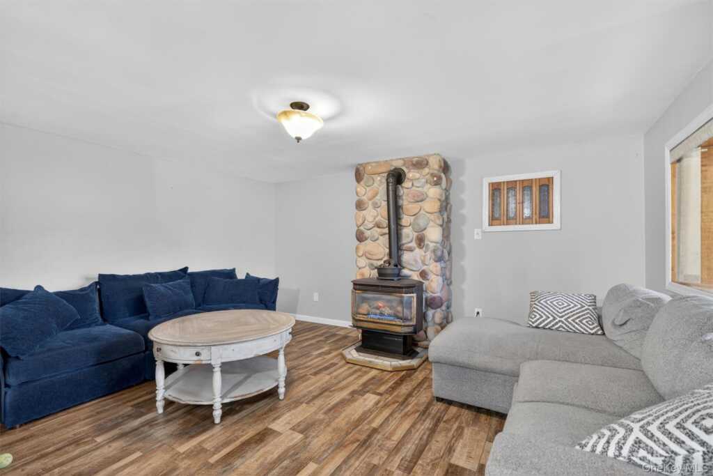 493 Willow Grove Road, Stony Point, NY 10980 - Photo 9 of 33