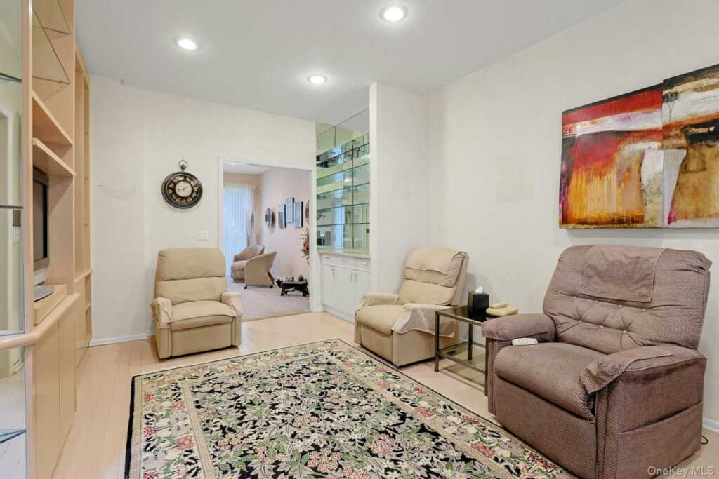 44 Westfield Road, White Plains, NY 10605 - Photo 12 of 40