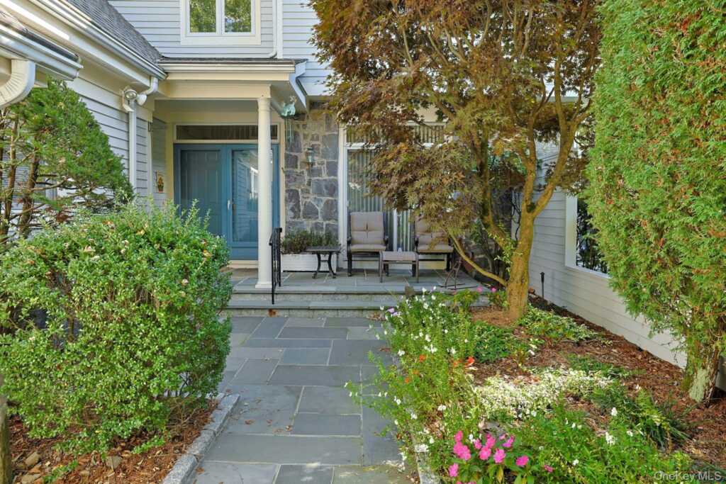 44 Westfield Road, White Plains, NY 10605 - Photo 2 of 40