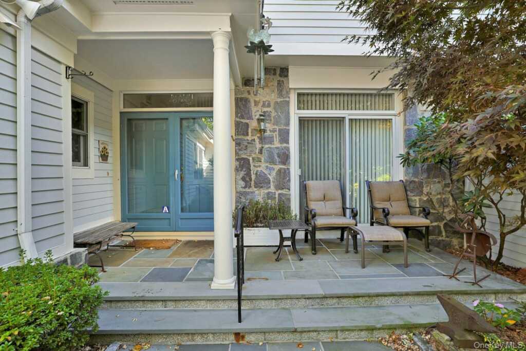 44 Westfield Road, White Plains, NY 10605 - Photo 3 of 40