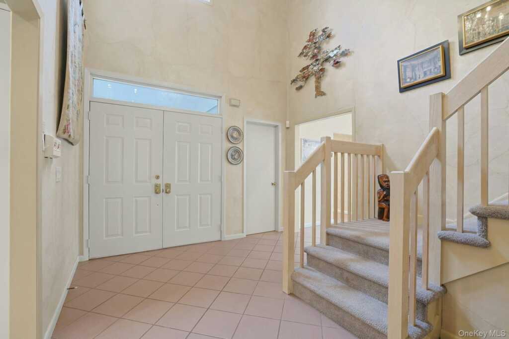 44 Westfield Road, White Plains, NY 10605 - Photo 4 of 40