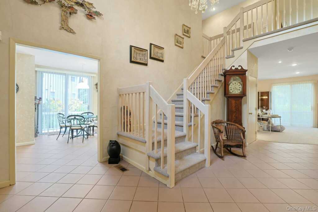 44 Westfield Road, White Plains, NY 10605 - Photo 5 of 40