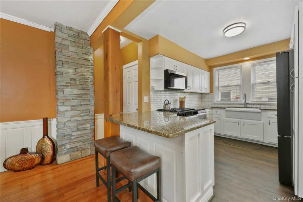 12 Irenhyl Avenue, Rye, NY 10573 - Photo 11 of 25