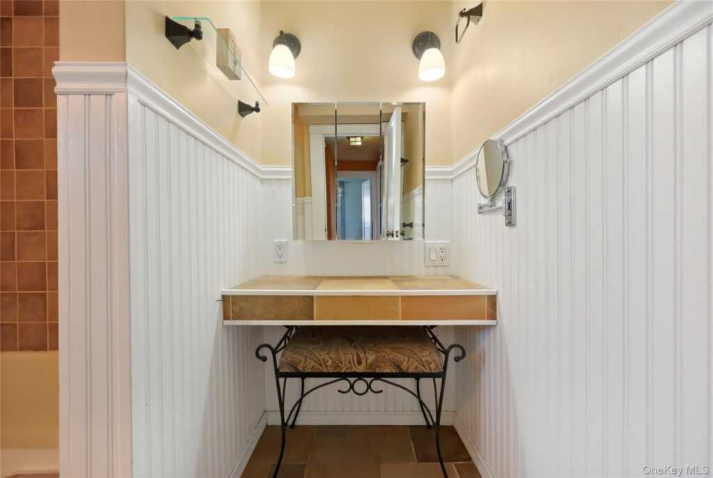 12 Irenhyl Avenue, Rye, NY 10573 - Photo 17 of 25