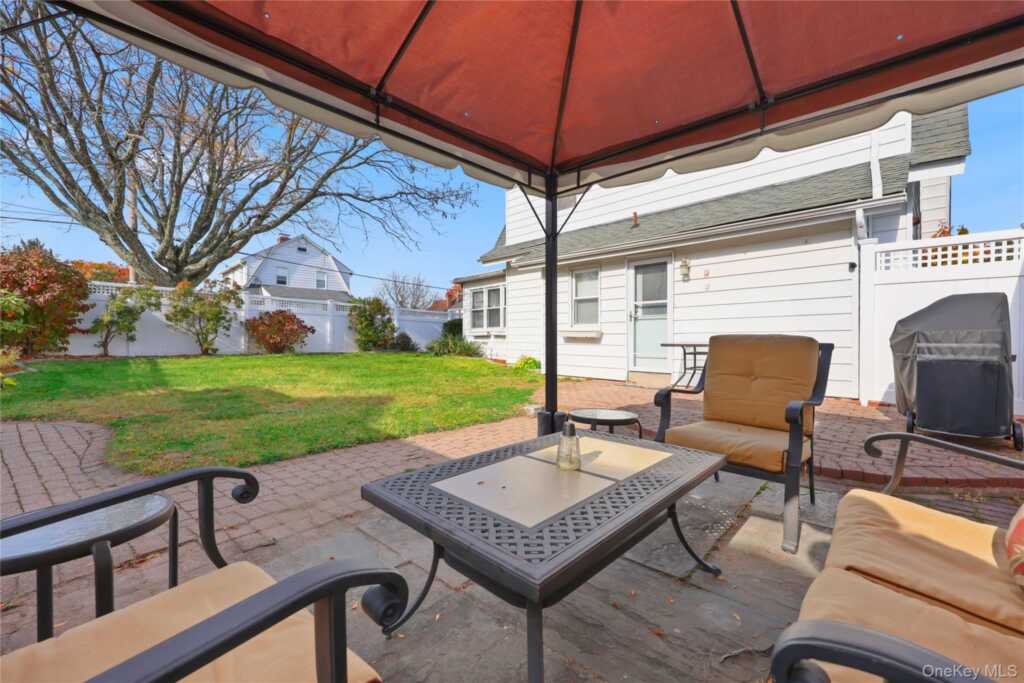 12 Irenhyl Avenue, Rye, NY 10573 - Photo 18 of 25