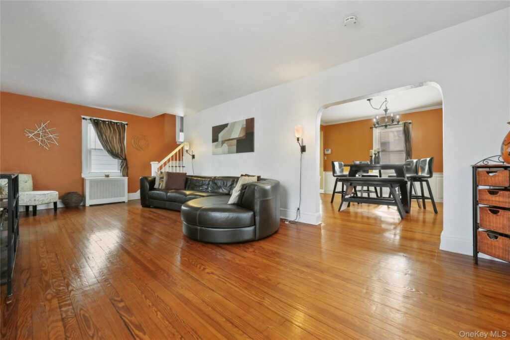 12 Irenhyl Avenue, Rye, NY 10573 - Photo 3 of 25