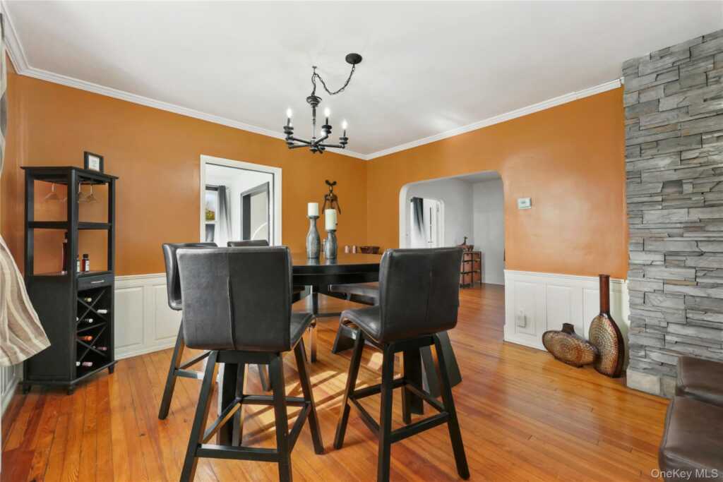 12 Irenhyl Avenue, Rye, NY 10573 - Photo 6 of 25