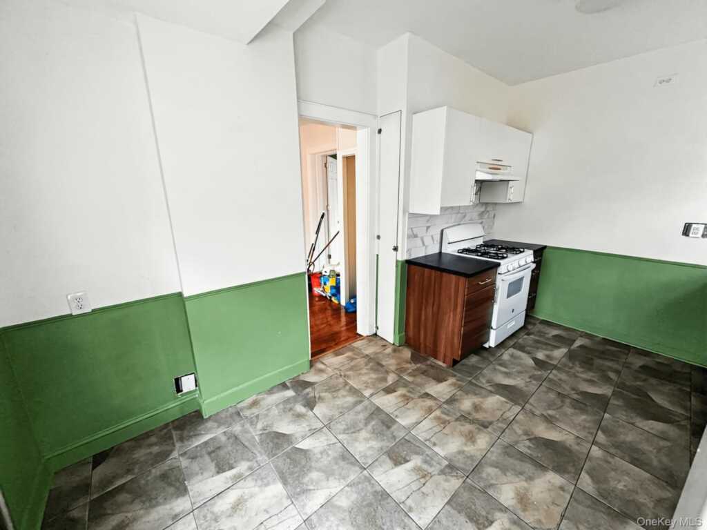 107 Gibson Avenue, White Plains, NY 10607 - Photo 8 of 14