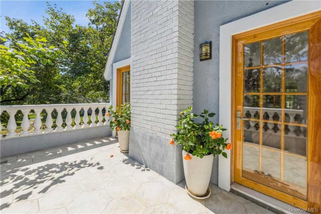 530 Orangeburg Road, Pearl River, NY 10965 - Photo 13 of 19