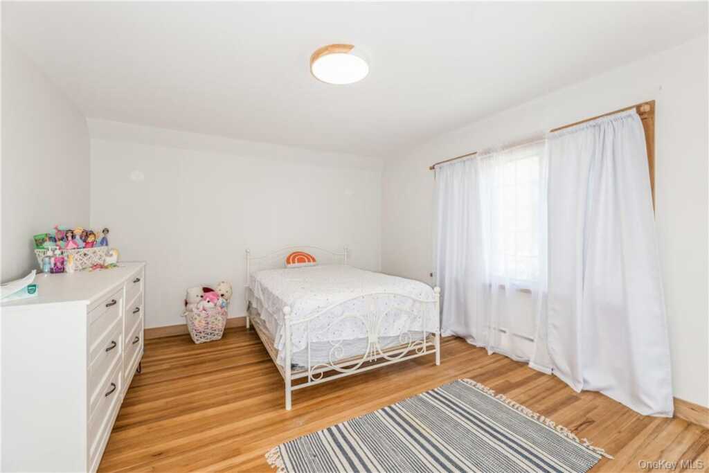 530 Orangeburg Road, Pearl River, NY 10965 - Photo 16 of 19