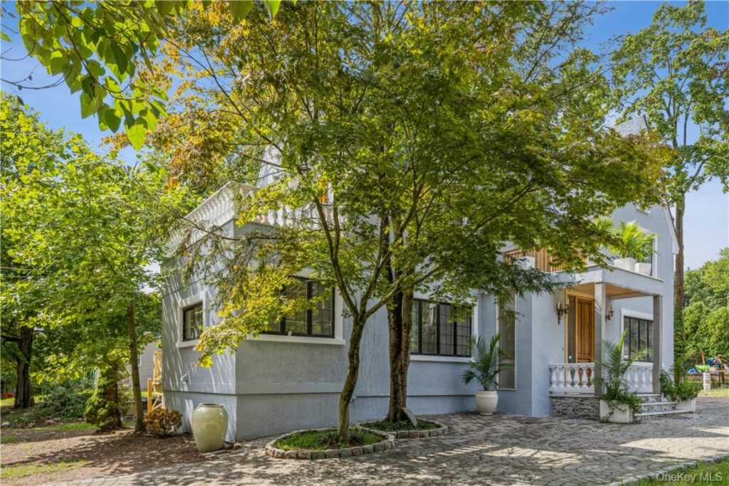 530 Orangeburg Road, Pearl River, NY 10965 - Photo 2 of 19