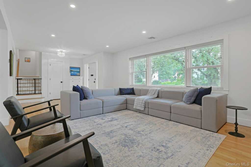 73 Bon Air Avenue, New Rochelle, NY 10804 - Photo 2 of 18