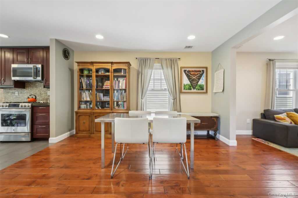 275 High Avenue, Nyack, NY 10960 - Photo 12 of 37