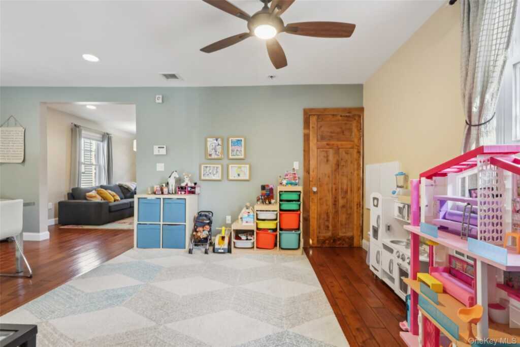 275 High Avenue, Nyack, NY 10960 - Photo 15 of 37