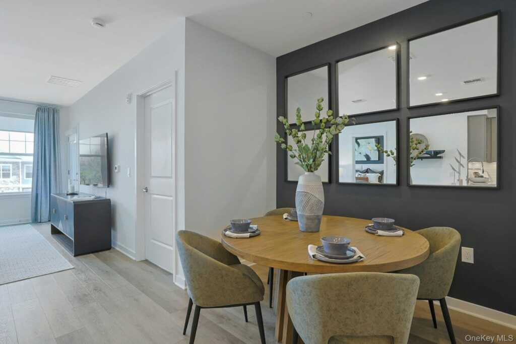 5105 Lucy Court, Unit #5105, Pearl River, NY 10965 - Photo 13 of 37