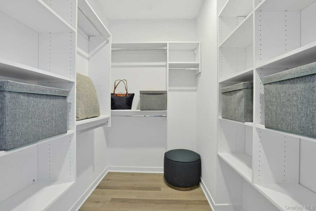 5105 Lucy Court, Unit #5105, Pearl River, NY 10965 - Photo 20 of 37