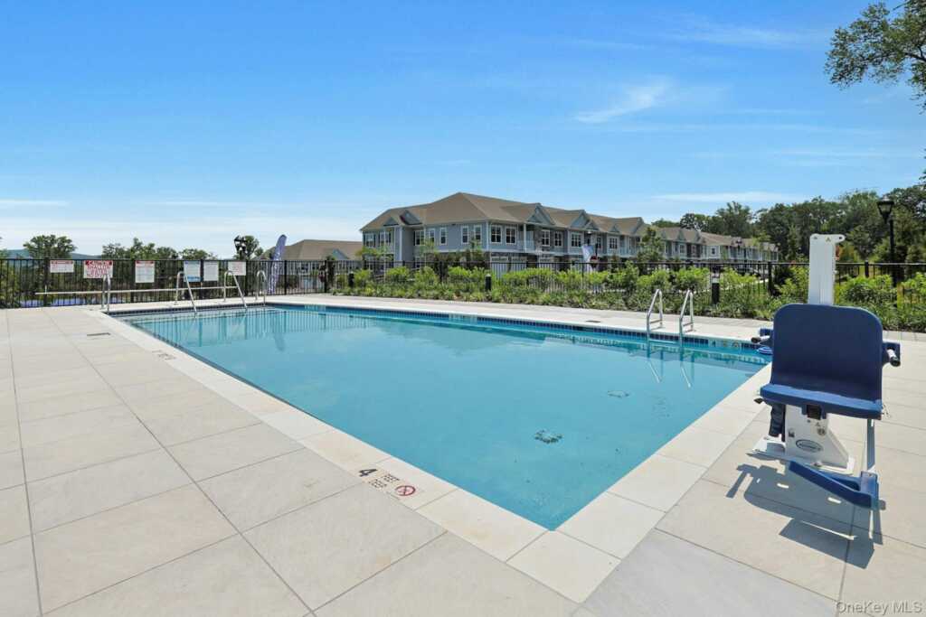 5105 Lucy Court, Unit #5105, Pearl River, NY 10965 - Photo 8 of 37