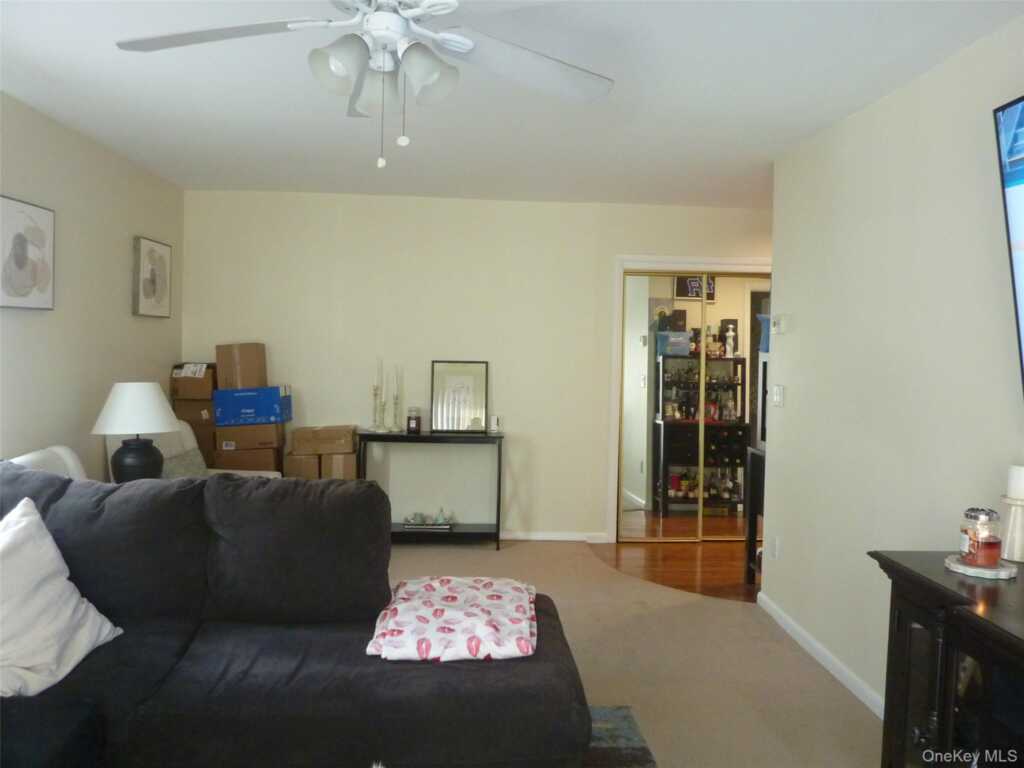 143 Parkside Drive, Suffern, NY 10901 - Photo 4 of 20