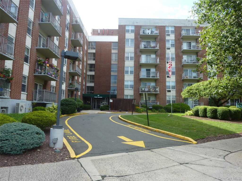 35 Park Avenue, Unit #2D, Suffern, NY 10901