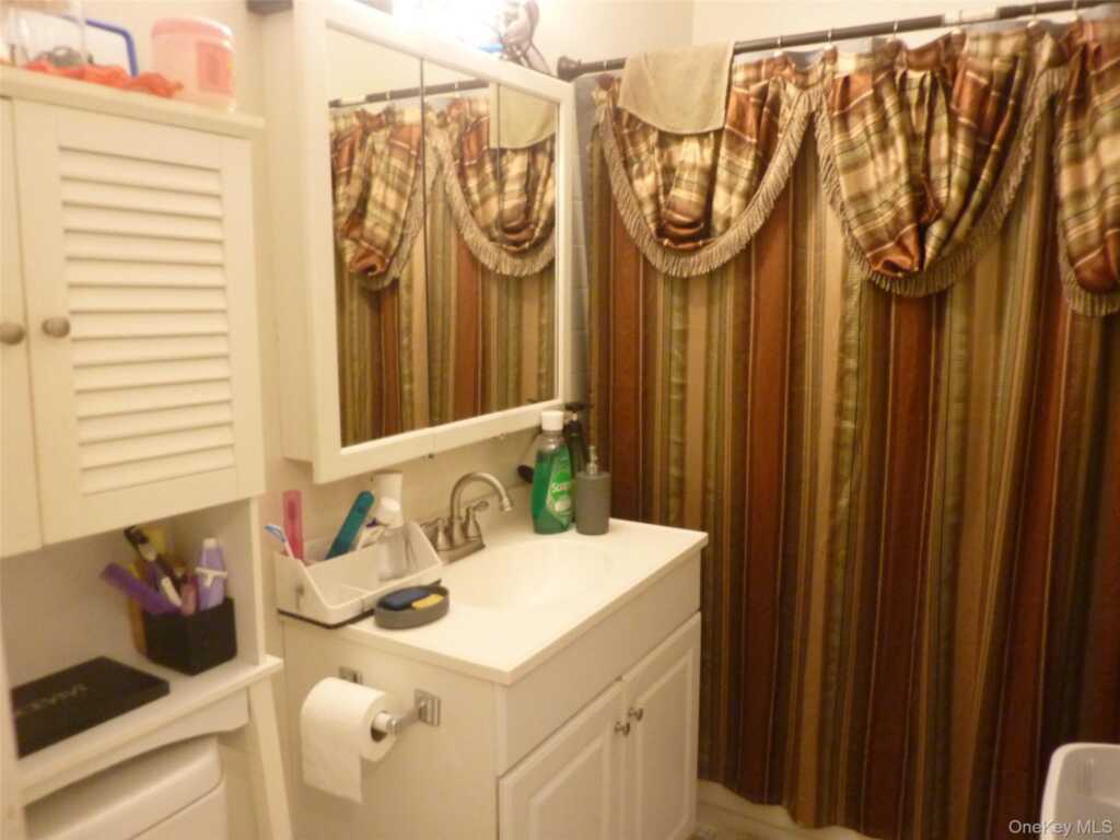 35 Park Avenue, Unit #2D, Suffern, NY 10901 - Photo 6 of 15