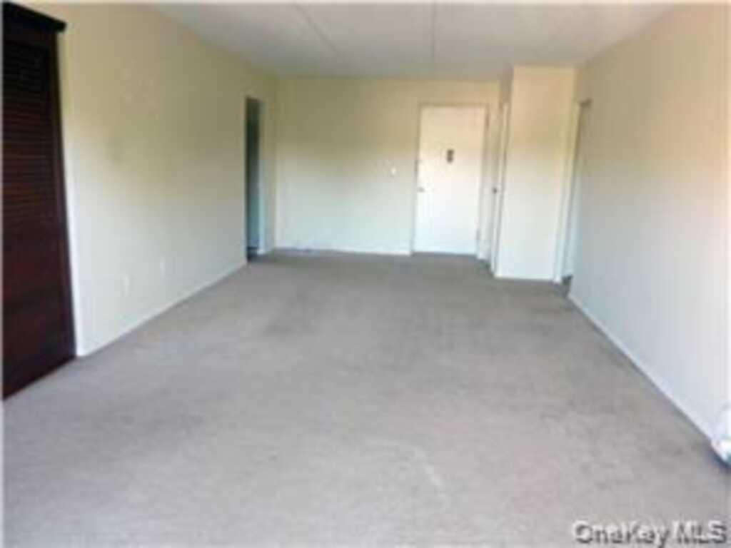 35 Park Avenue, Unit #2D, Suffern, NY 10901 - Photo 9 of 15