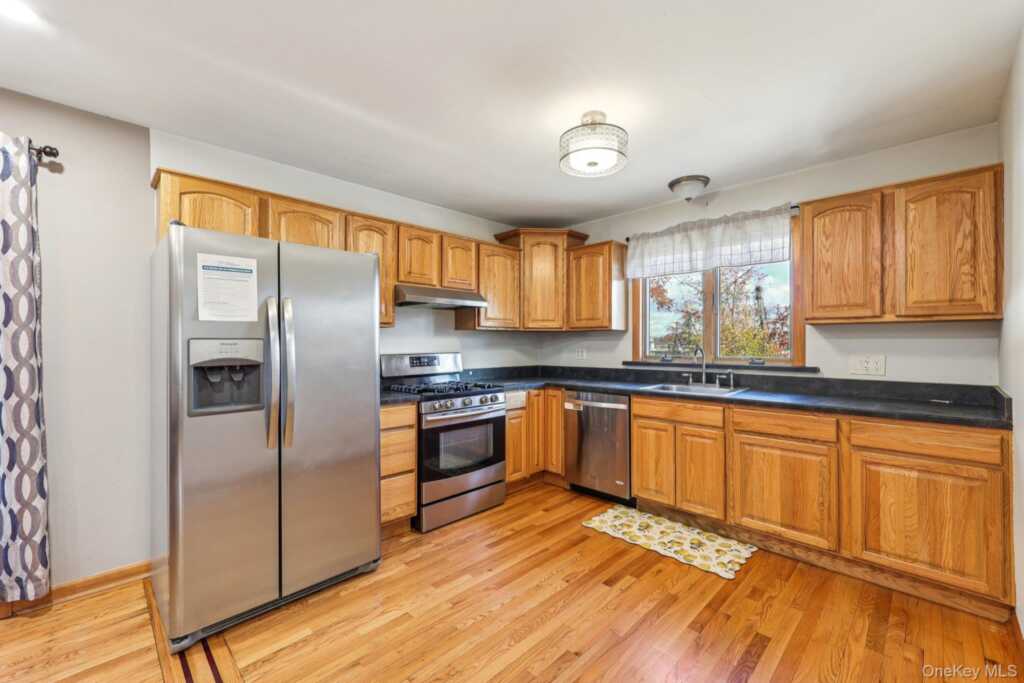 22 Orchard Street, Nanuet, NY 10954 - Photo 10 of 25