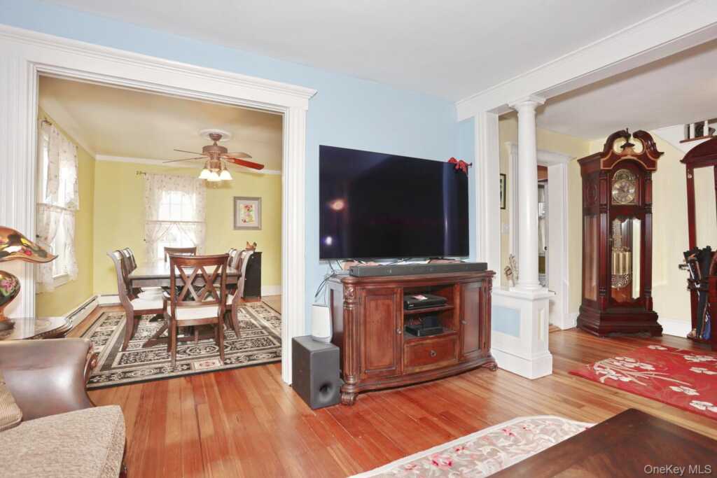 81 E Maple Avenue, Suffern, NY 10901 - Photo 10 of 34