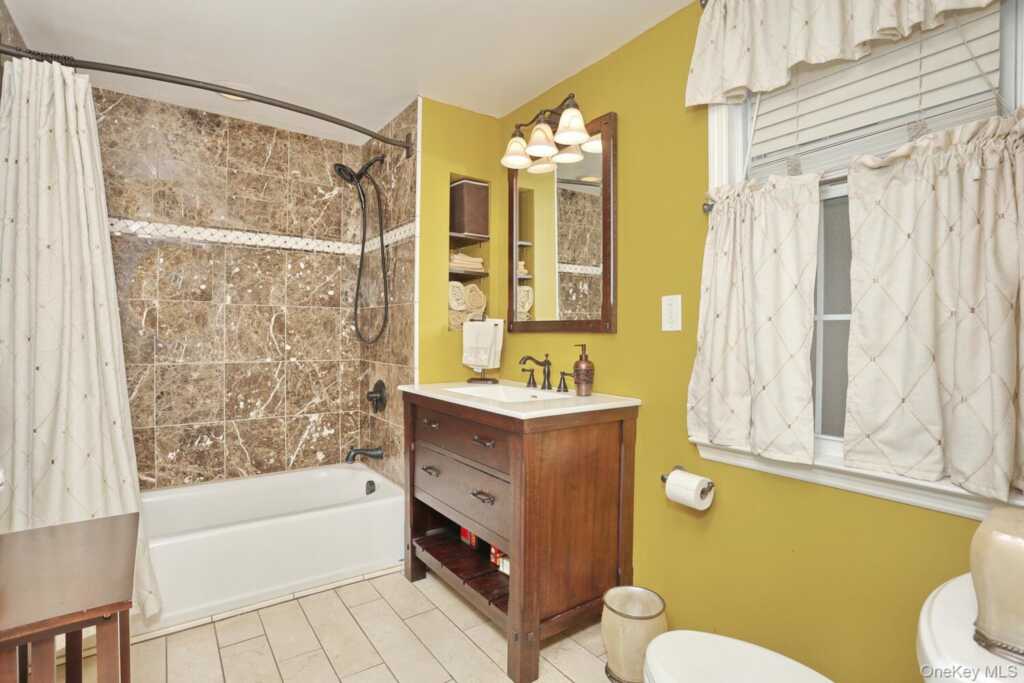 81 E Maple Avenue, Suffern, NY 10901 - Photo 20 of 34