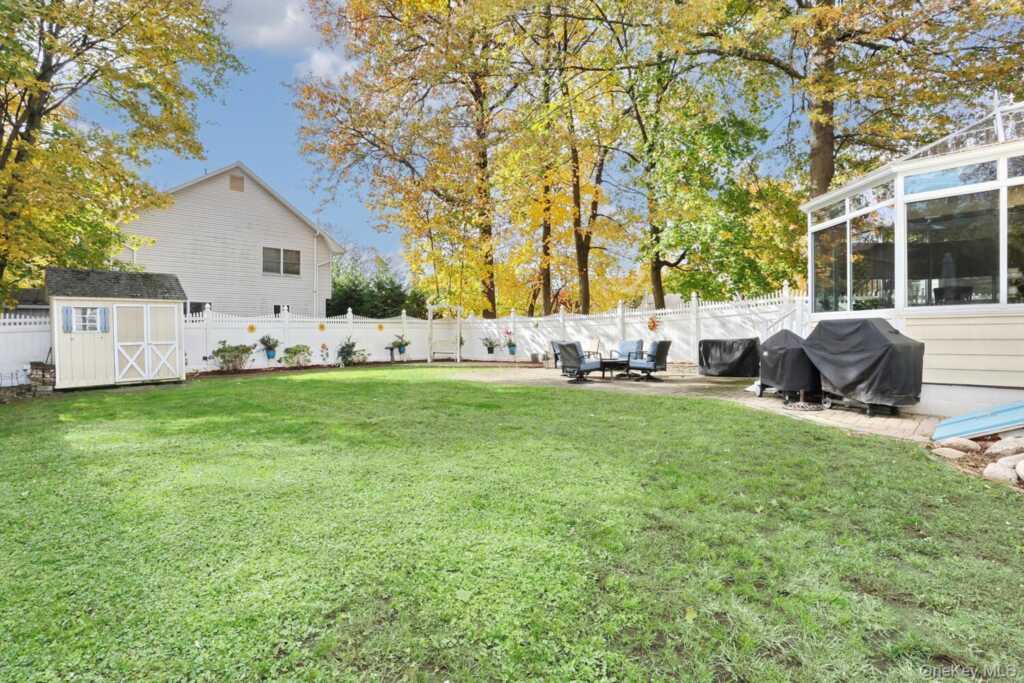 81 E Maple Avenue, Suffern, NY 10901 - Photo 30 of 34