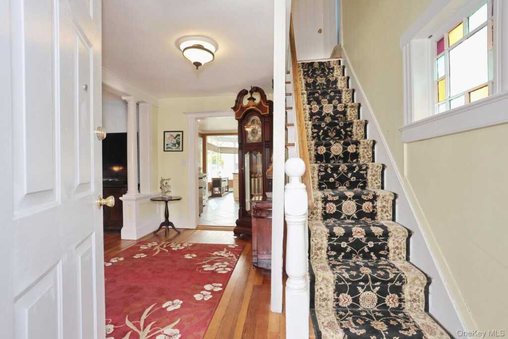 81 E Maple Avenue, Suffern, NY 10901 - Photo 5 of 34