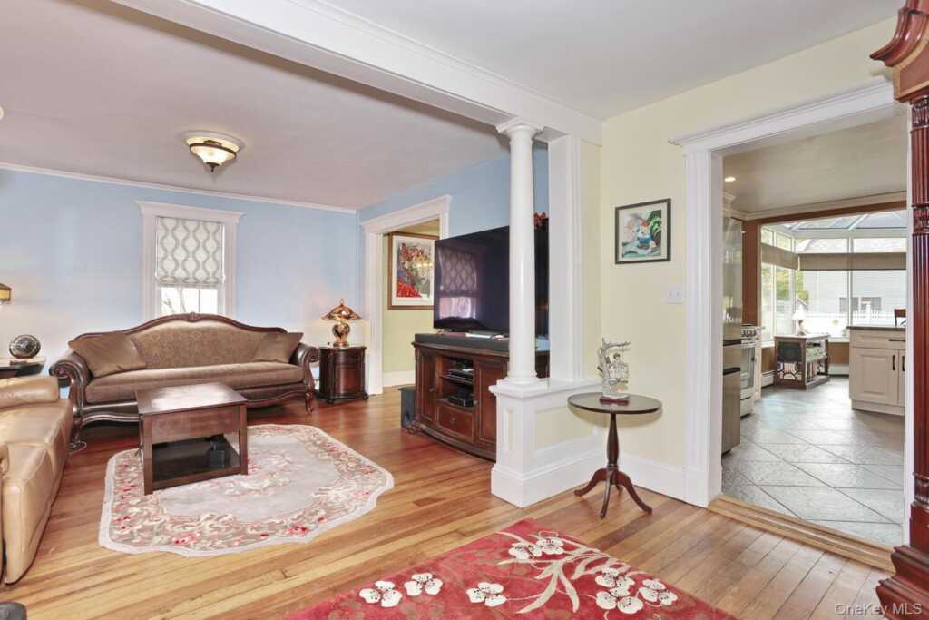 81 E Maple Avenue, Suffern, NY 10901 - Photo 6 of 34