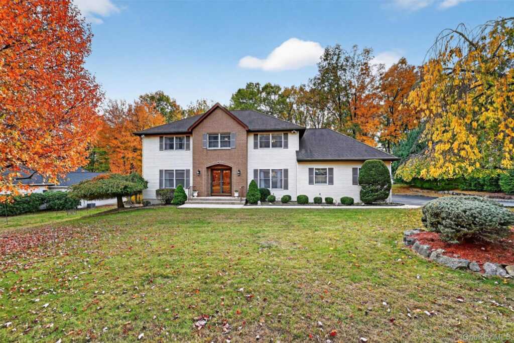 6 Phillips Drive, Stony Point, NY 10980 - Photo 3 of 50