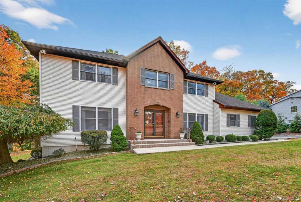 6 Phillips Drive, Stony Point, NY 10980 - Photo 4 of 50