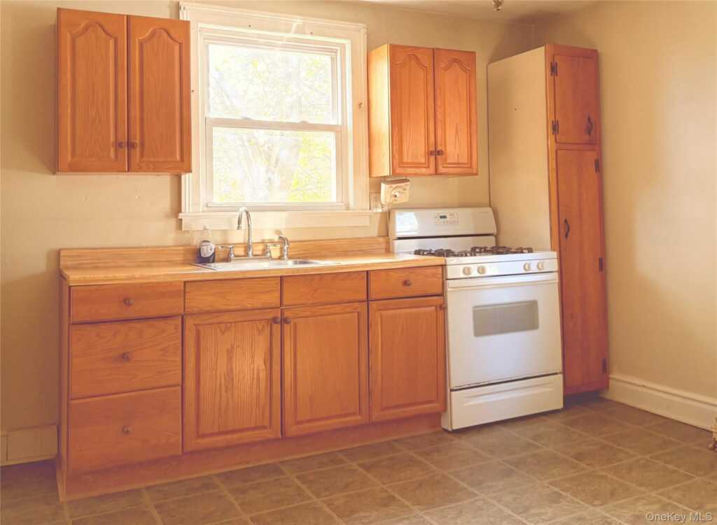 7 Hudson Avenue, Unit #2, Stony Point, NY 10980 - Photo 2 of 5