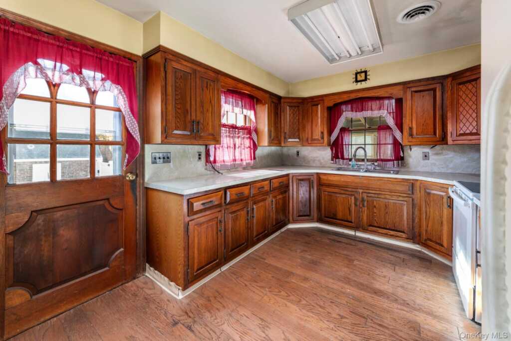 89 Jay Street, Stony Point, NY 10980 - Photo 5 of 43