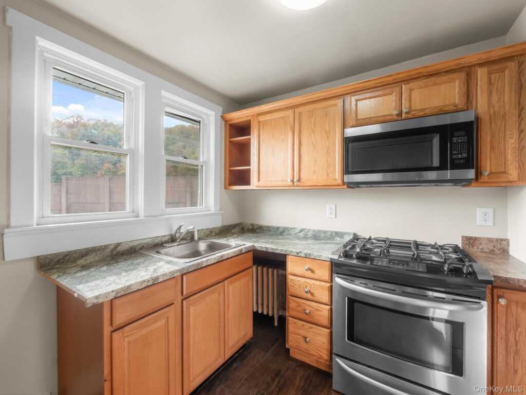 109 Cooper Drive, Unit #B, Nyack, NY 10960 - Photo 10 of 27