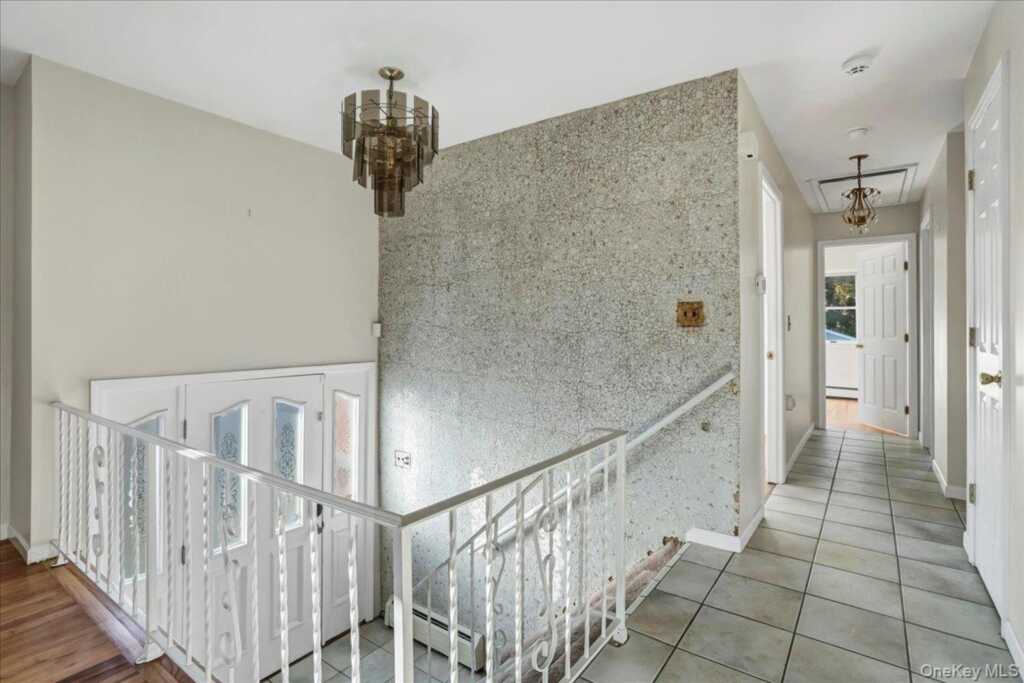 24 Govan Drive, Stony Point, NY 10980 - Photo 5 of 40