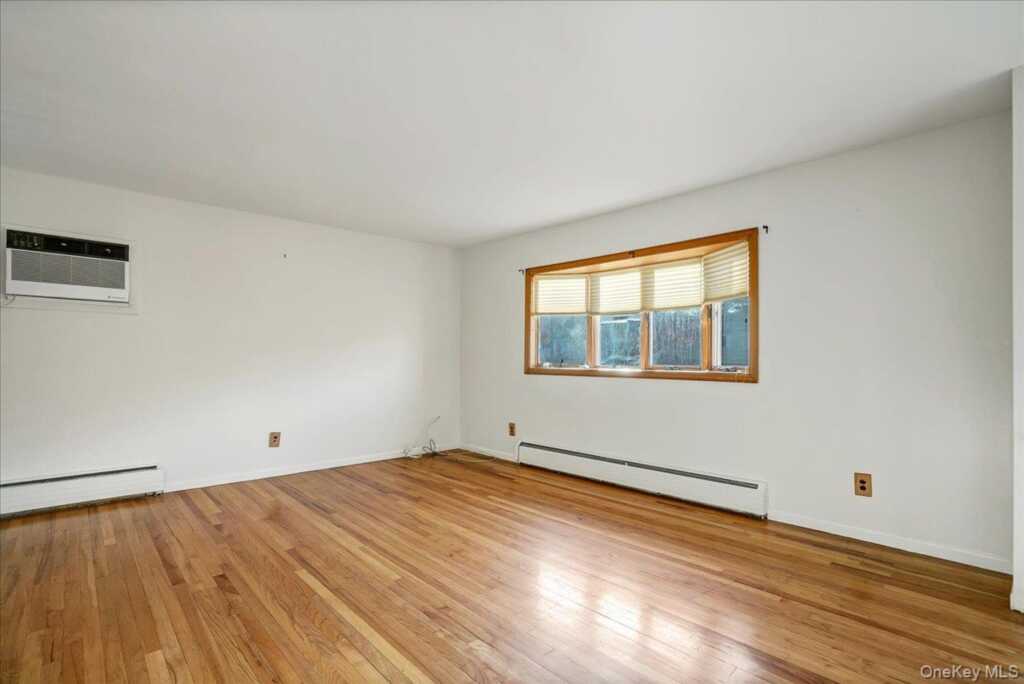 24 Govan Drive, Stony Point, NY 10980 - Photo 6 of 40