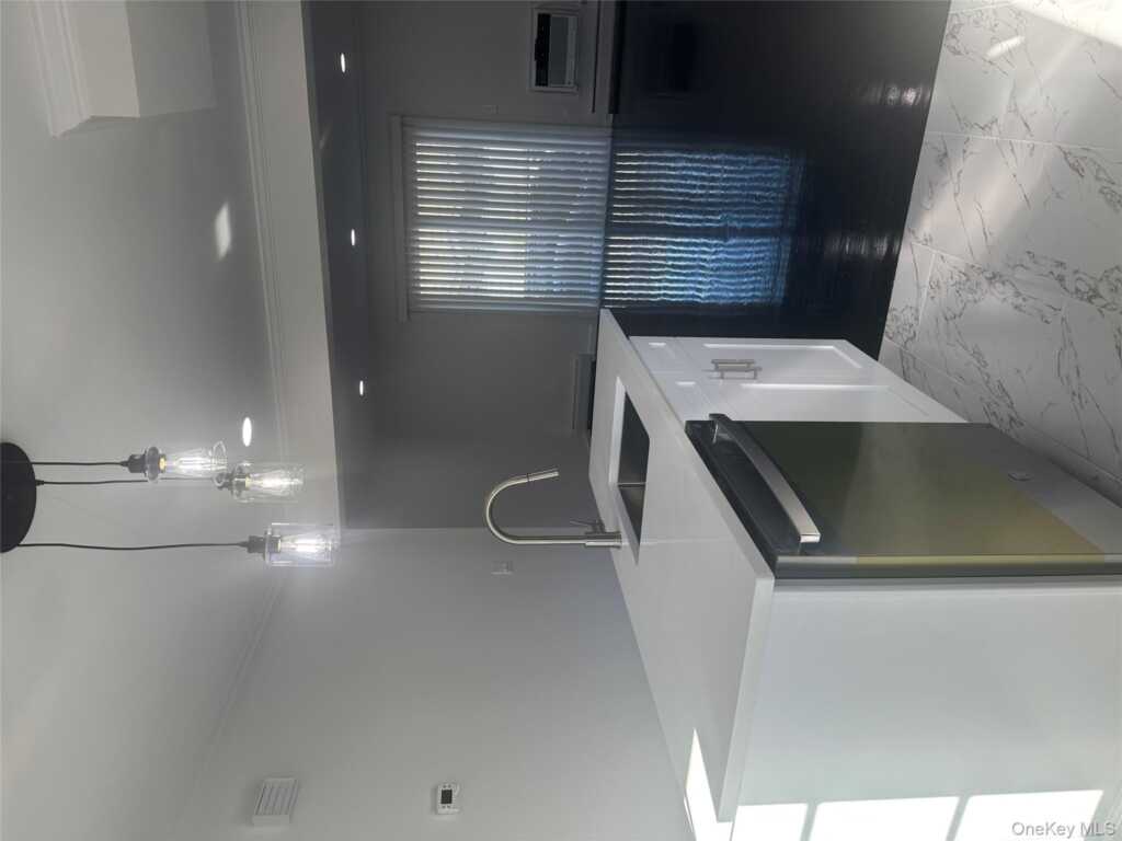 8 Central Drive, Unit #4, Nanuet, NY 10954 - Photo 3 of 19