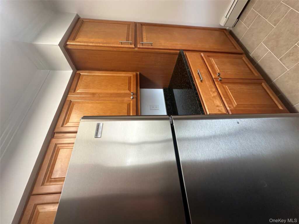 12 Central Drive, Unit #4, Nanuet, NY 10954 - Photo 2 of 18