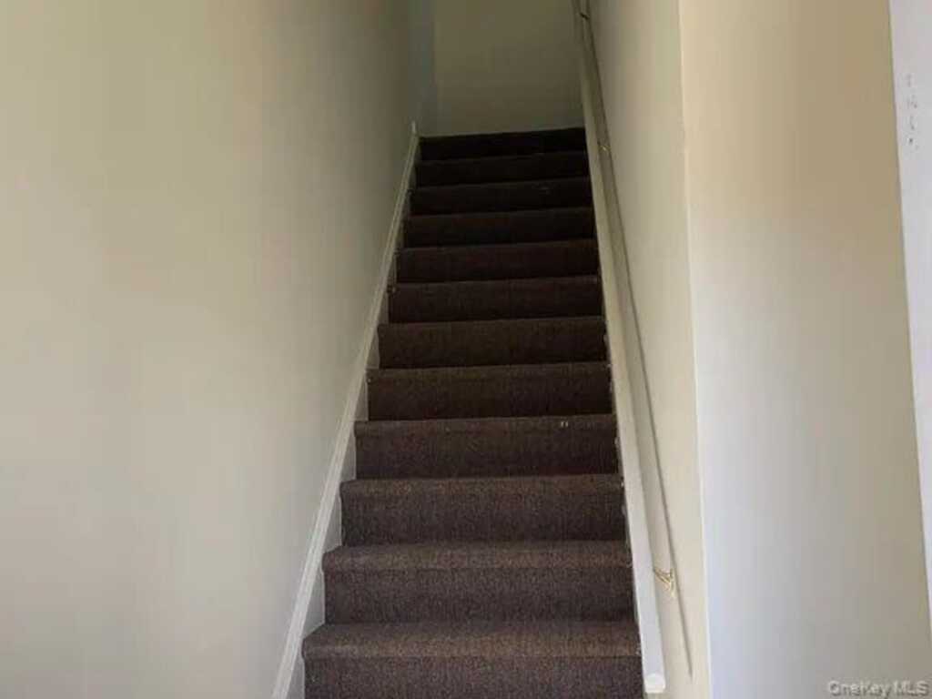 103 Pipetown Hill Road, Nanuet, NY 10954 - Photo 4 of 16