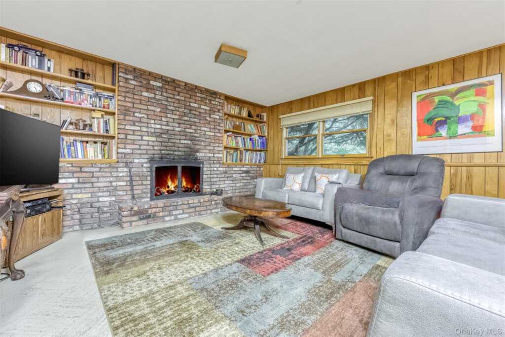 19 Mary Beth Drive, Suffern, NY 10901 - Photo 20 of 23