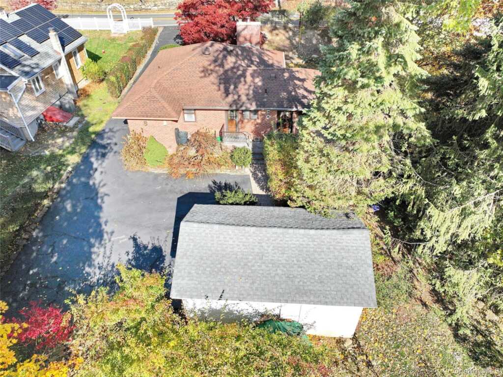 310 Mountain Road, New City, NY 10956 - Photo 4 of 27