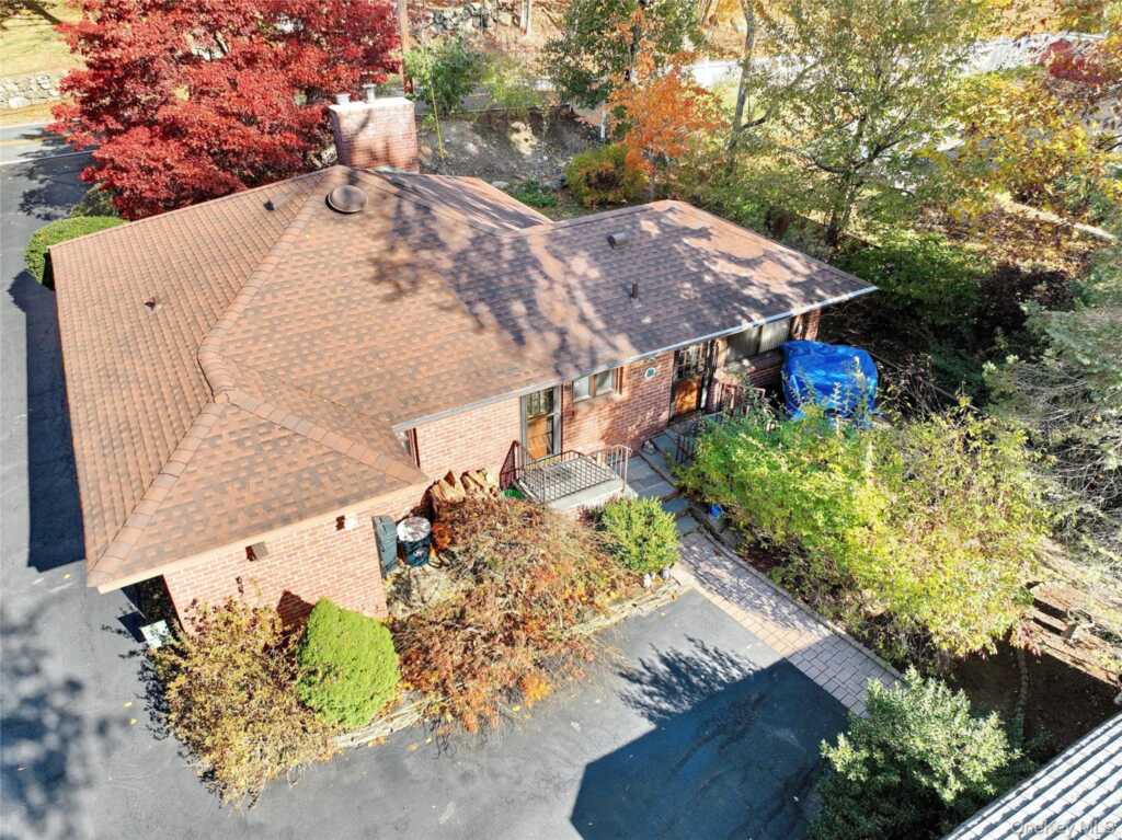 310 Mountain Road, New City, NY 10956 - Photo 5 of 27