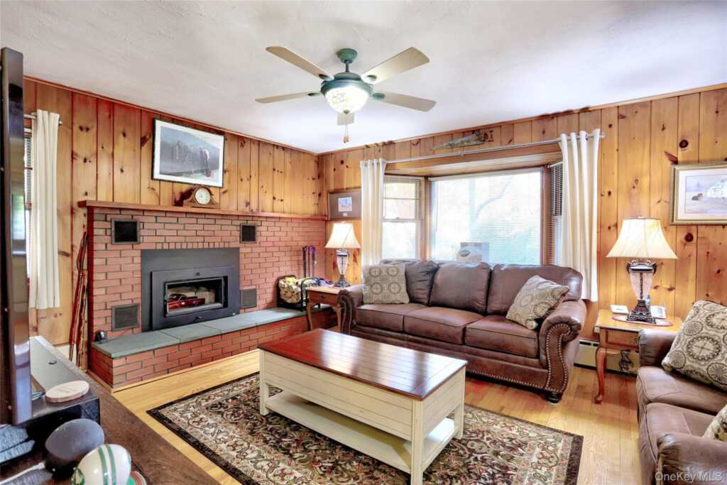 310 Mountain Road, New City, NY 10956 - Photo 6 of 27