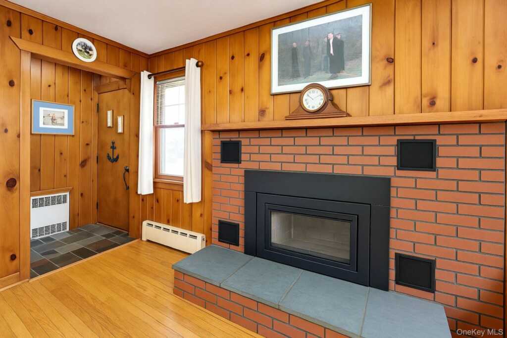 310 Mountain Road, New City, NY 10956 - Photo 8 of 27