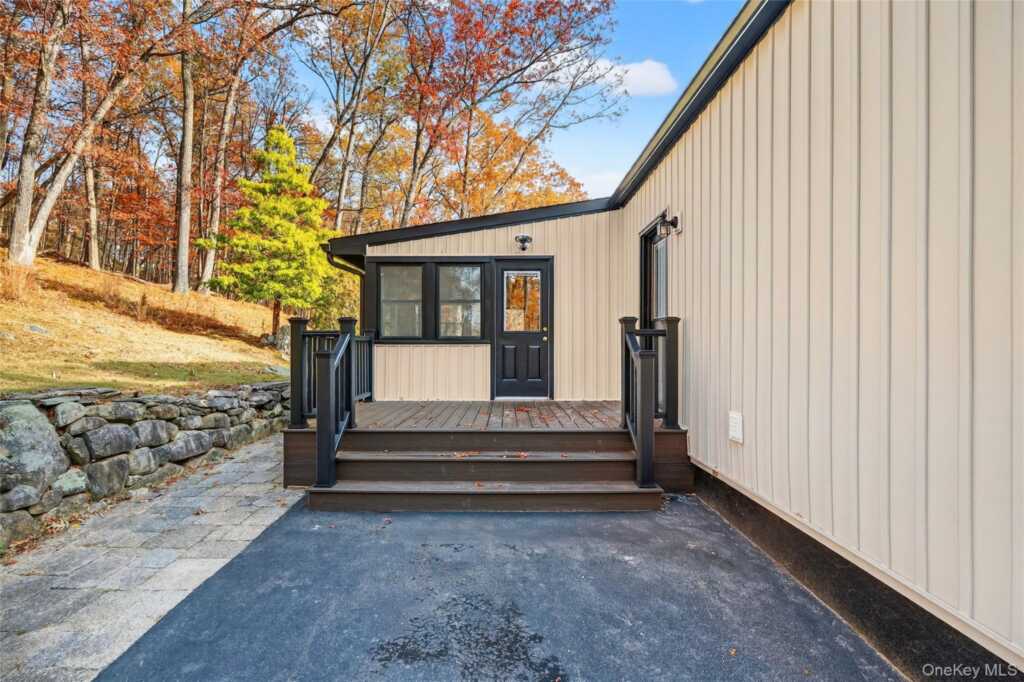 9 Tiorati Trail, Stony Point, NY 10980 - Photo 2 of 49