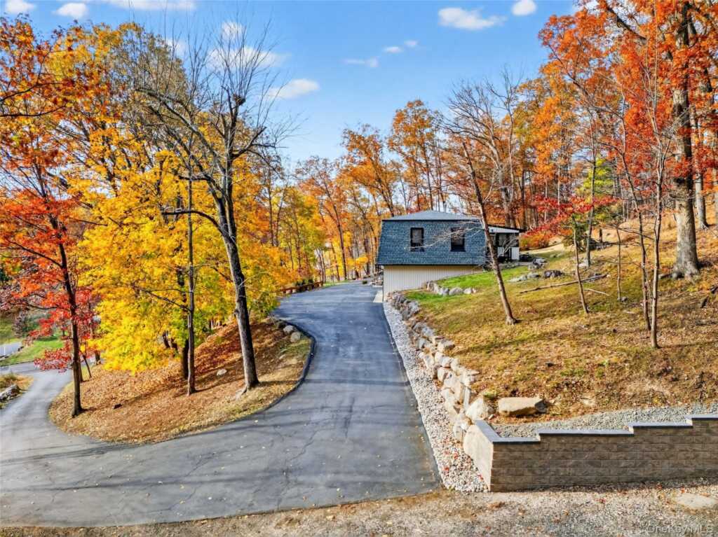 9 Tiorati Trail, Stony Point, NY 10980 - Photo 5 of 49