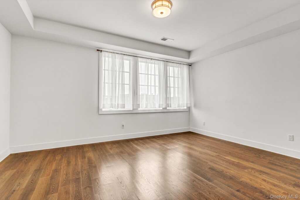 21 Honeysuckle Lane, Rye, NY 10573 - Photo 26 of 50