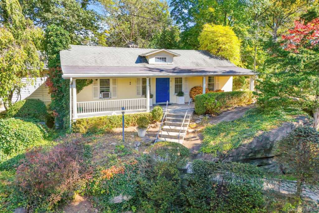 1 Beech Road, New Rochelle, NY 10804 - Photo 2 of 34